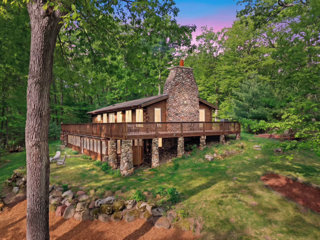 vrbo cabin great for a small wedding in northern Wisconsin